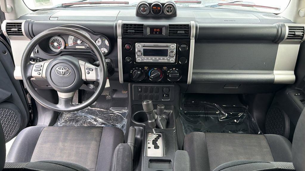 Used 2014 Toyota FJ Cruiser 4WD w/ Convenience Package image 35