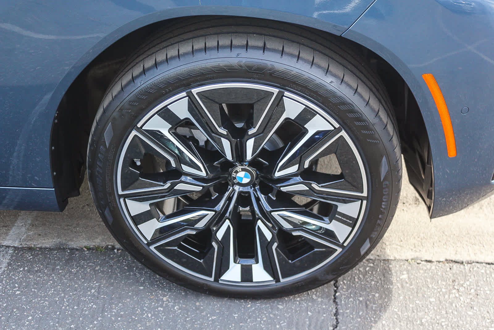 Used 2025 BMW X3 xDrive30i w/ Premium Package image 9