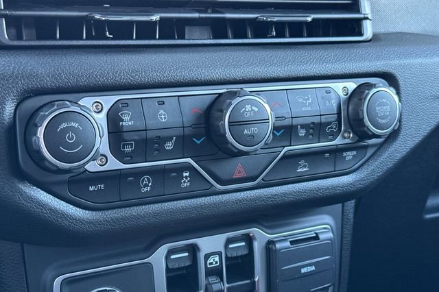 New 2025 Jeep Gladiator Sport AWD/4WD image 20