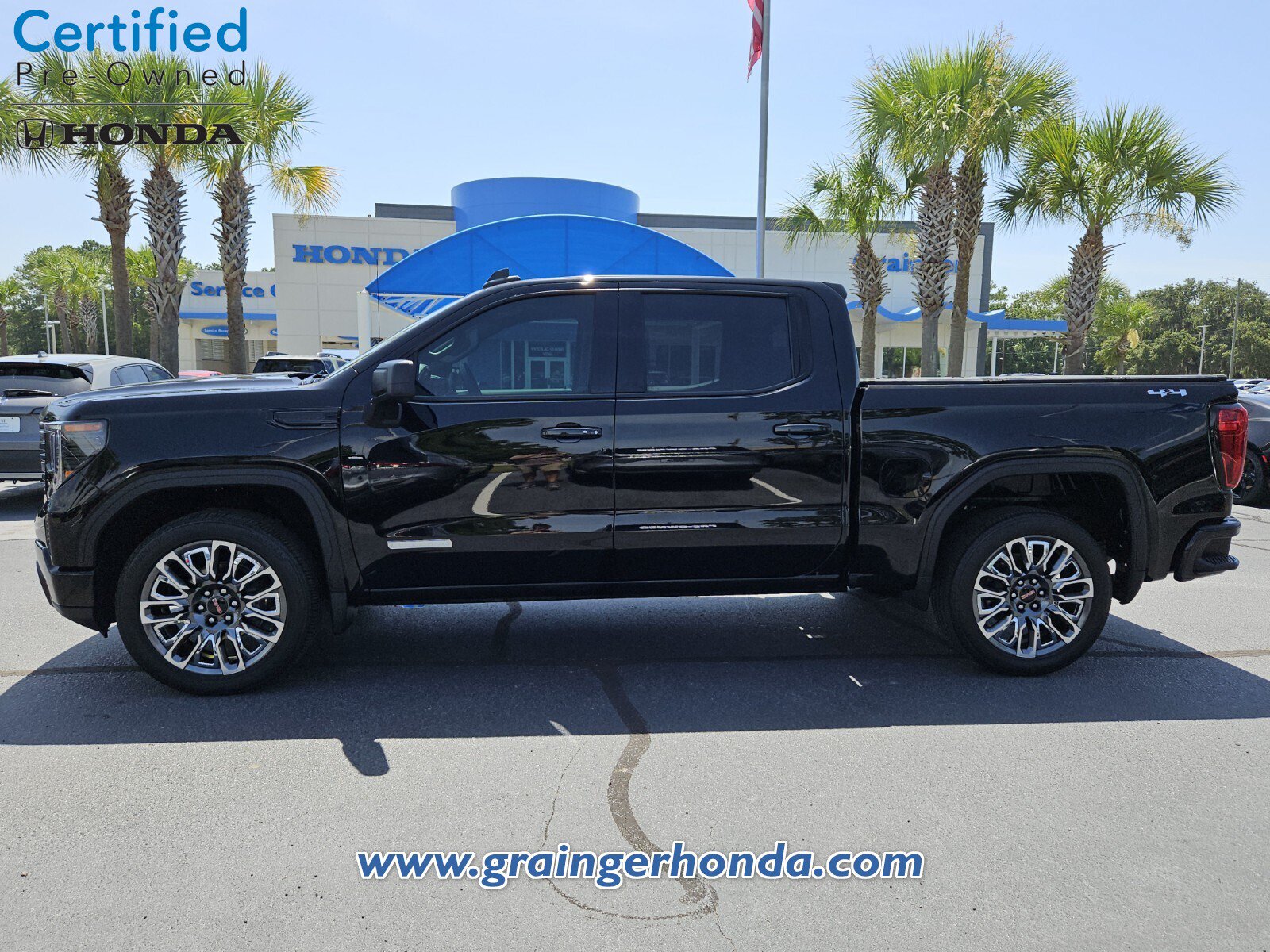 Used 2024 GMC Sierra 1500 Elevation AWD/4WD image 2