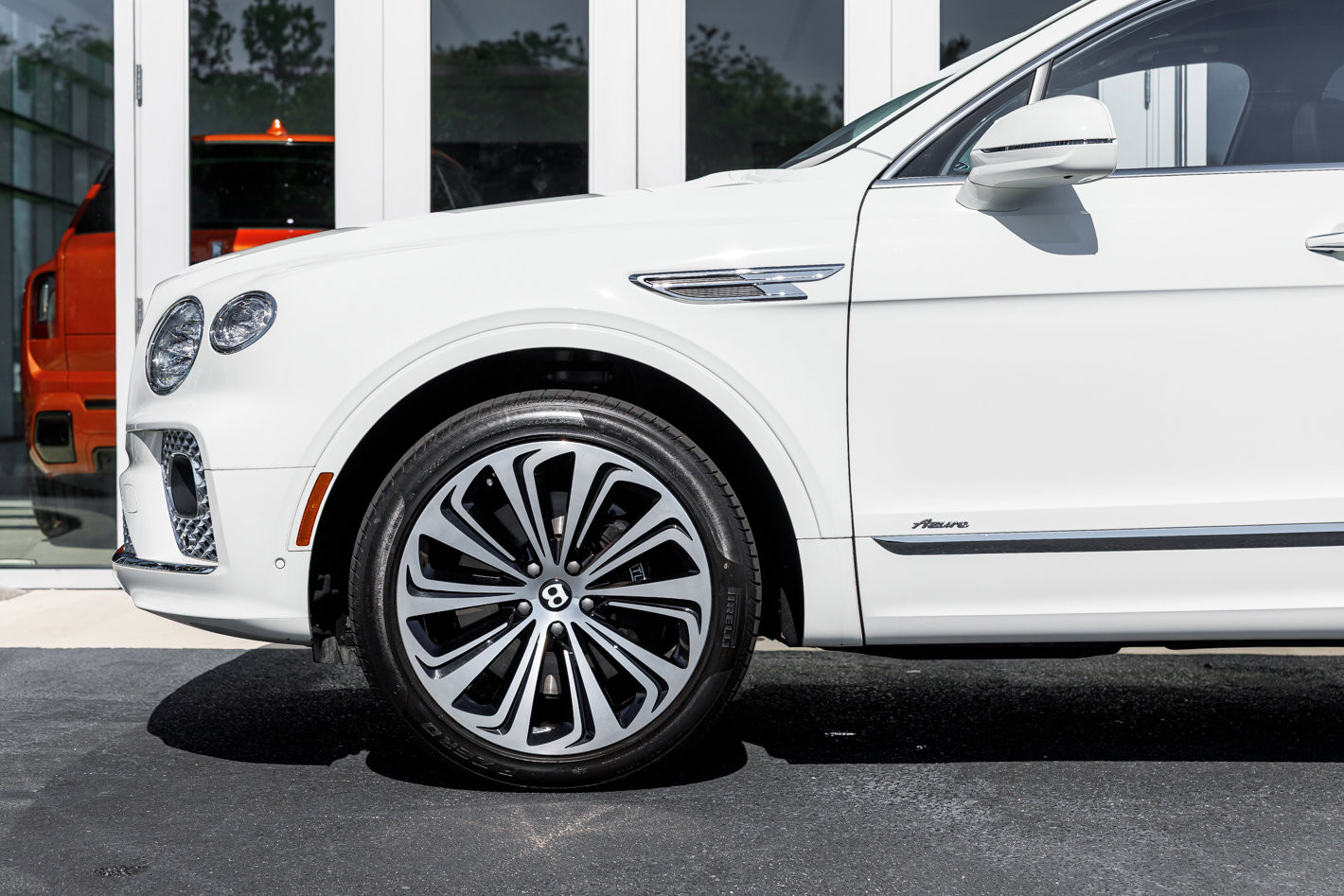 Used 2023 Bentley Bentayga AWD/4WD image 10