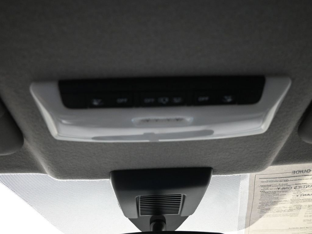 Used 2023 Nissan Kicks SV image 17