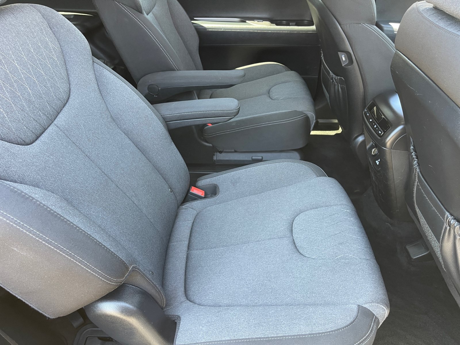 Used 2022 Hyundai Palisade SEL w/ Convenience Package FWD image 18