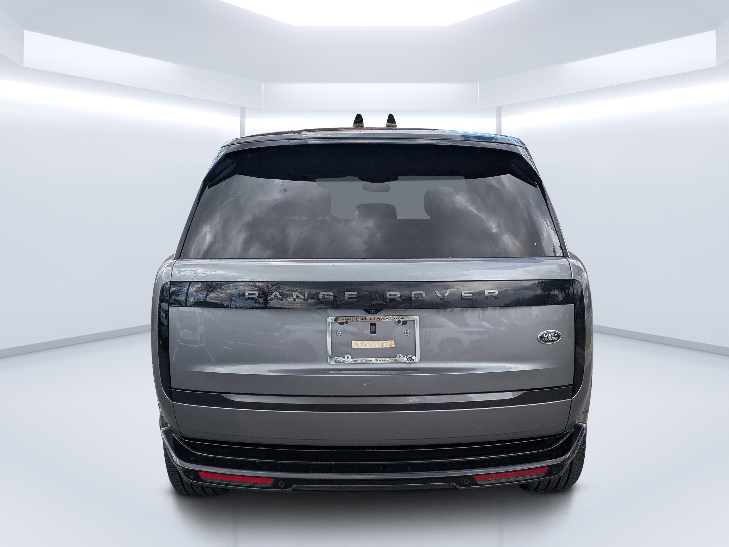 Used 2023 Land Rover Range Rover SE image 7