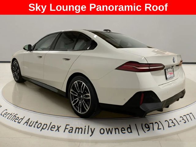Used 2026 BMW 530i RWD image 3