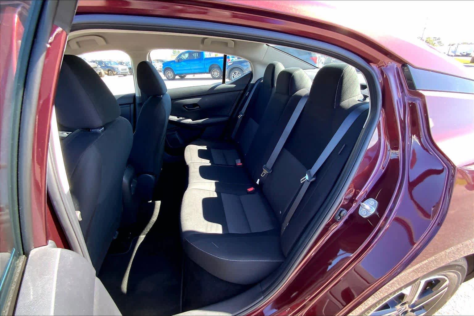 Used 2025 Nissan Sentra SV FWD image 19