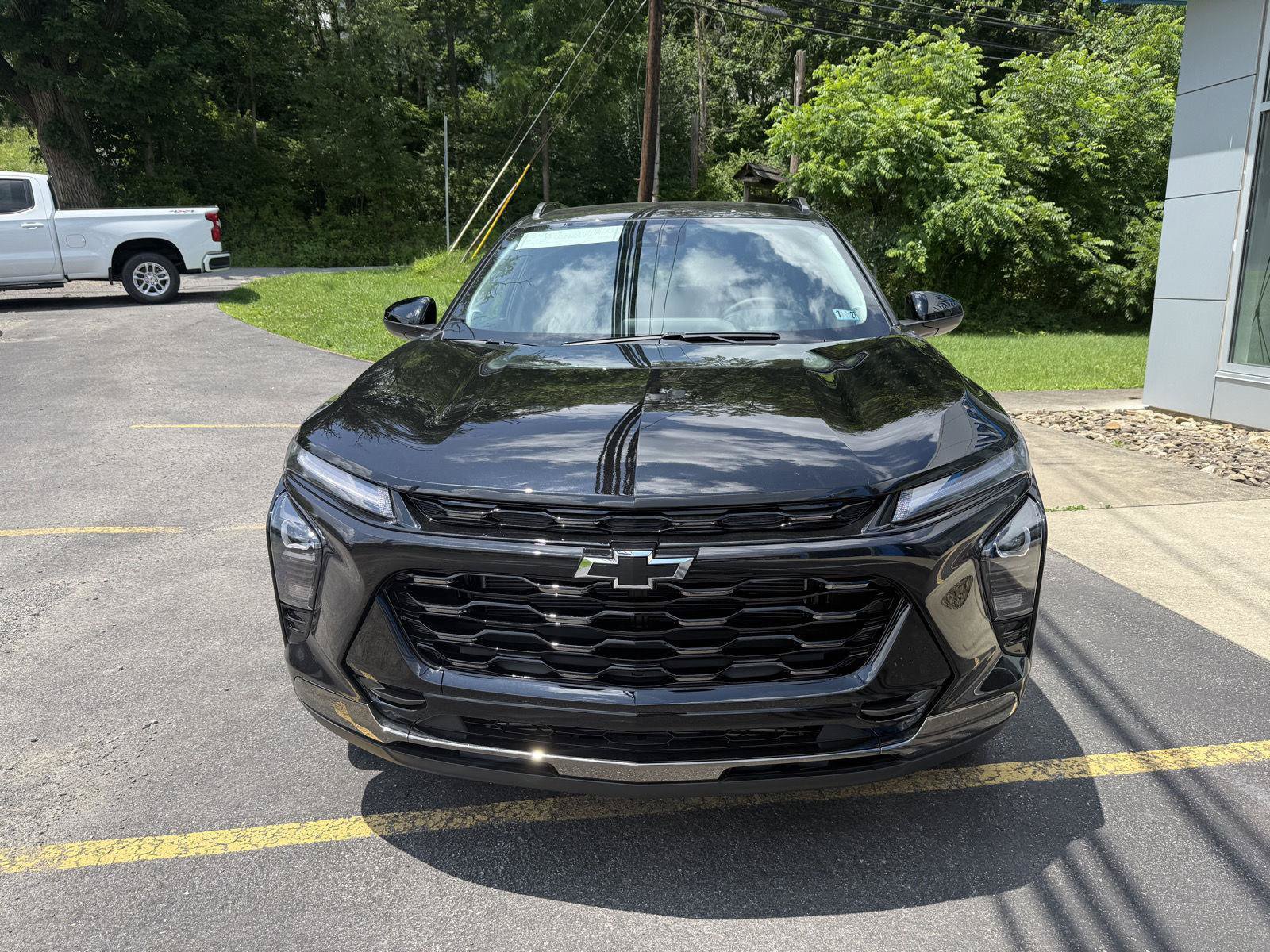 New 2026 Chevrolet Trax ACTIV w/ Driver Confidence Package FWD image 2
