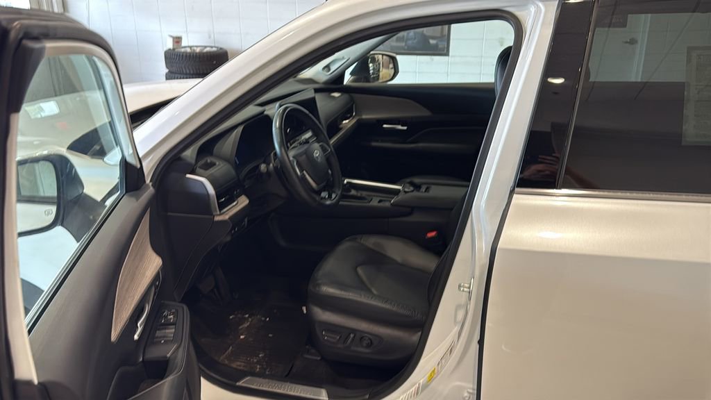 Used 2024 Toyota Grand Highlander AWD image 21