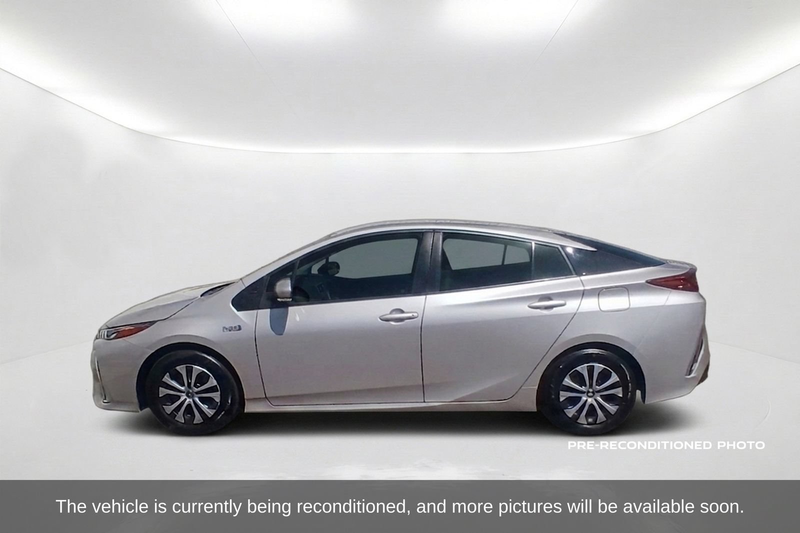 Used 2021 Toyota Prius Prime LE FWD image 9