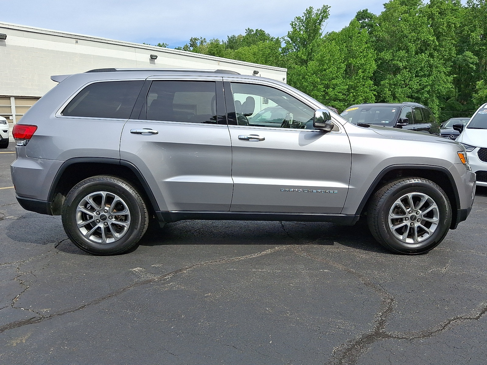 Certified 2016 Jeep Grand Cherokee Limited AWD/4WD image 7