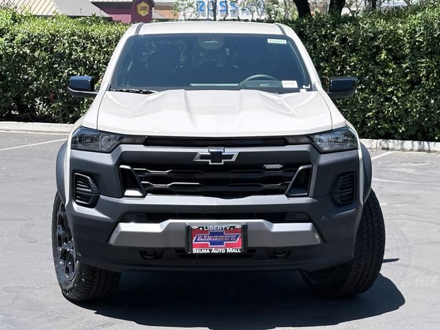 New 2026 Chevrolet Colorado Trail Boss w/ Midnight Edition AWD/4WD image 2
