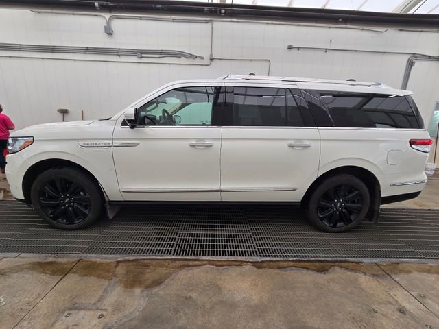 Used 2023 Lincoln Navigator L Reserve image 2
