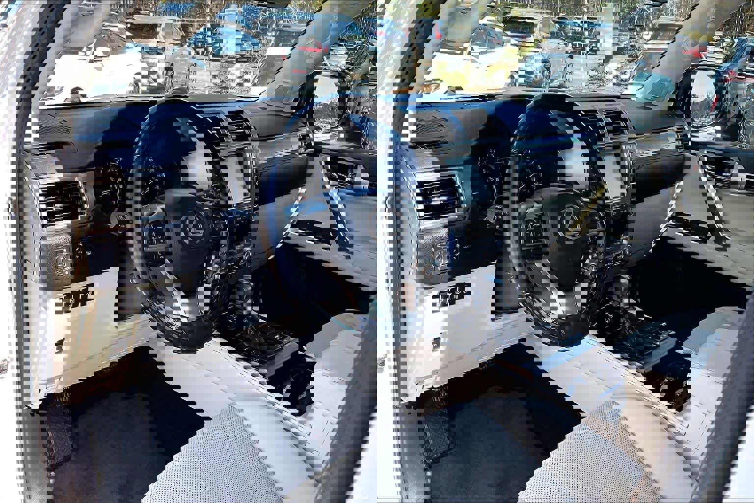 Used 2021 Lexus GX 460 Premium w/ Premium Package image 16