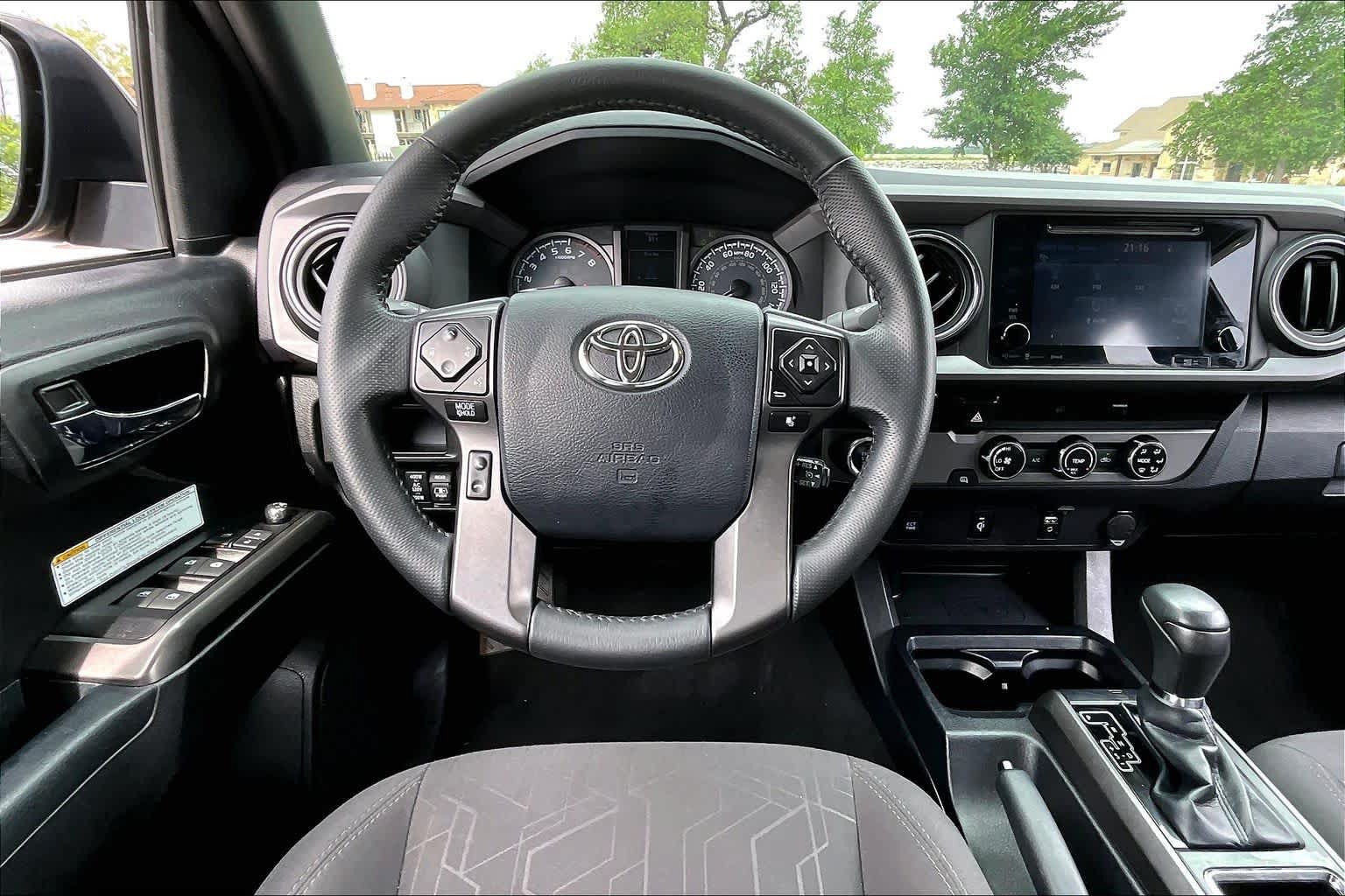 Used 2017 Toyota Tacoma TRD Off-Road w/ Tow Package RWD image 6