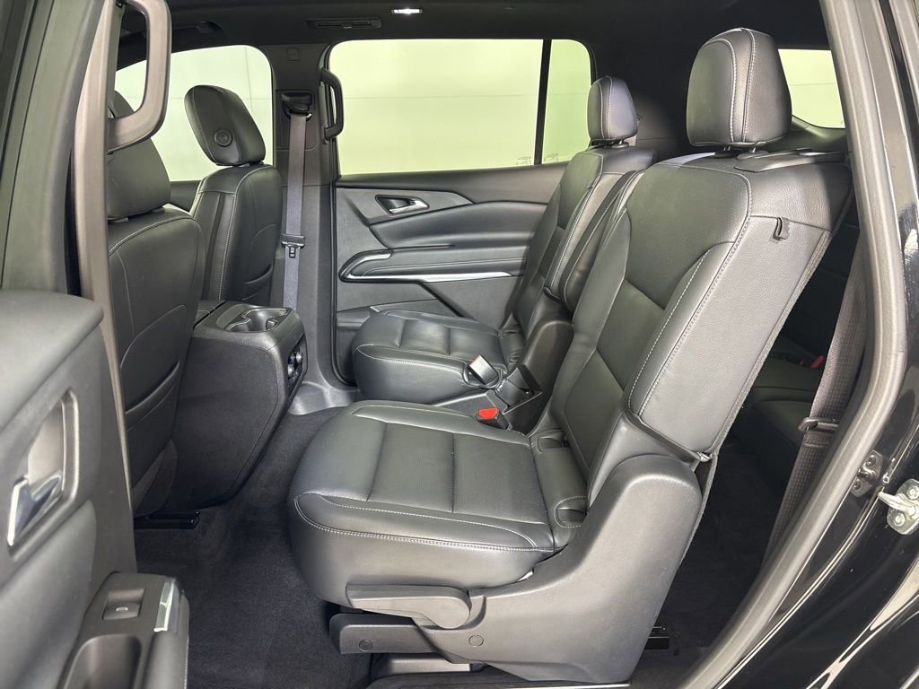 Used 2025 Chevrolet Traverse LT w/ Sun and Wheel Package image 19