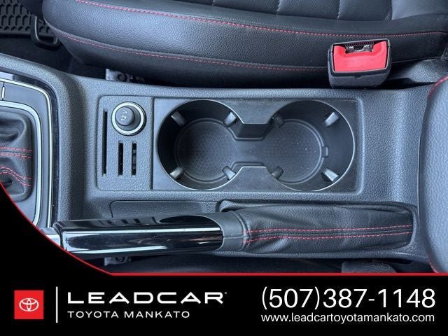 Used 2018 Volkswagen GTI SE image 32