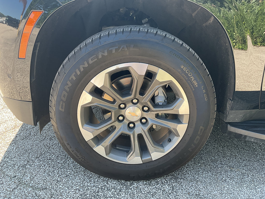 Used 2025 Chevrolet Tahoe LS AWD/4WD image 17