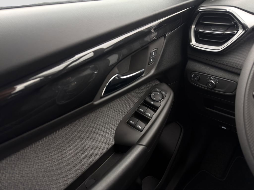 New 2026 Chevrolet TrailBlazer LT w/ Driver Confidence Package image 12