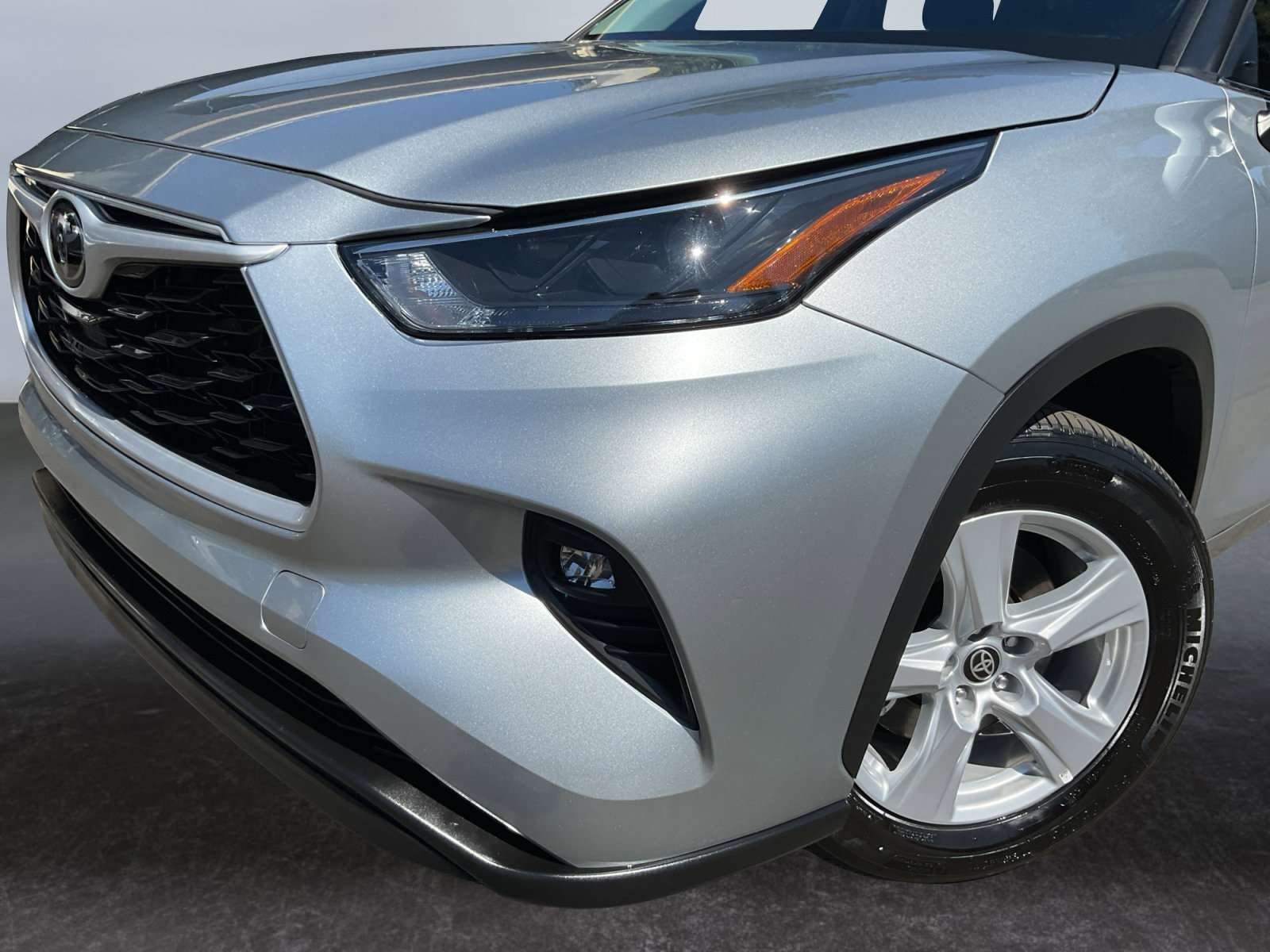 Used 2024 Toyota Highlander LE image 9