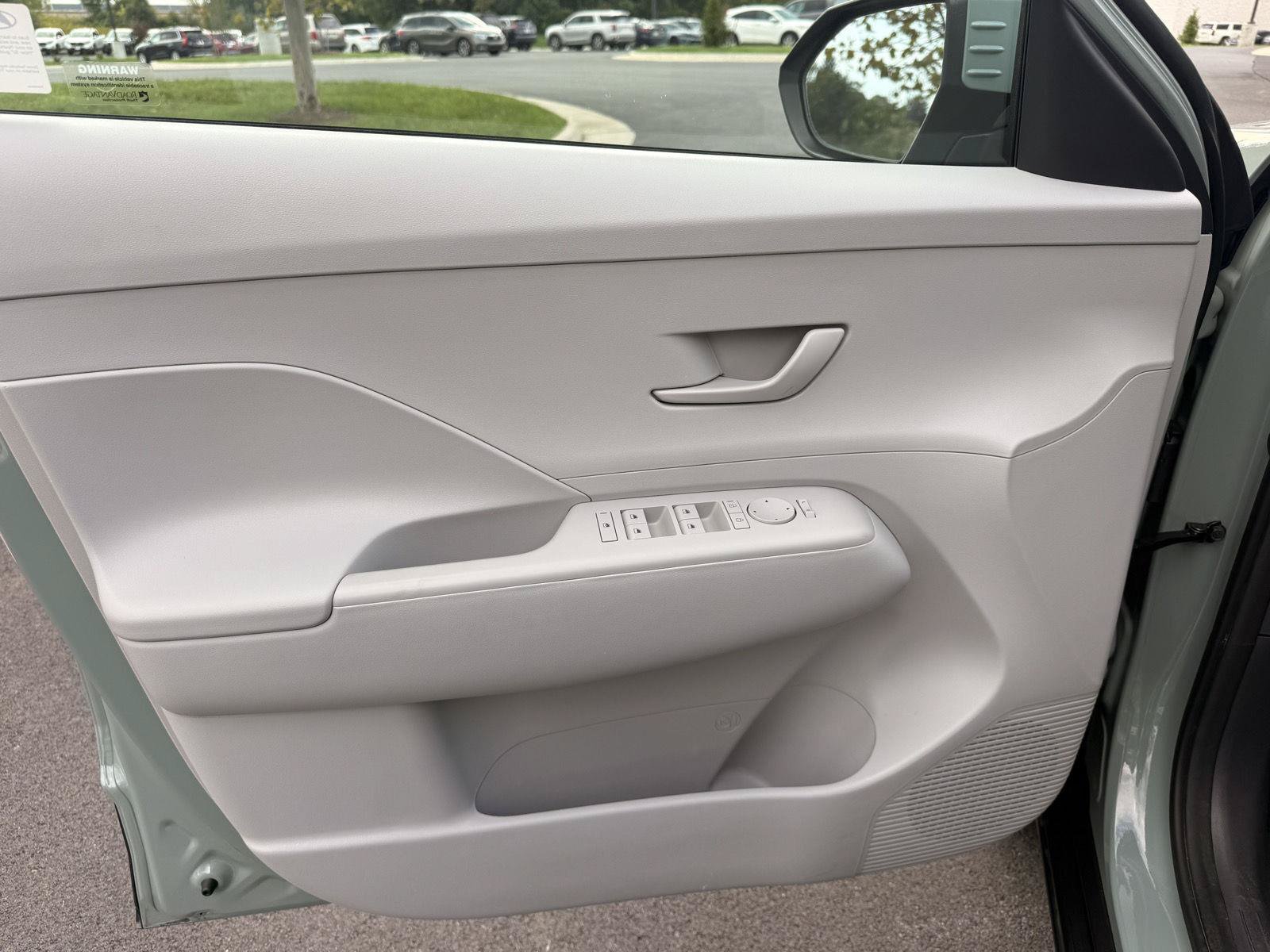 Used 2024 Hyundai Kona SEL AWD/4WD image 12