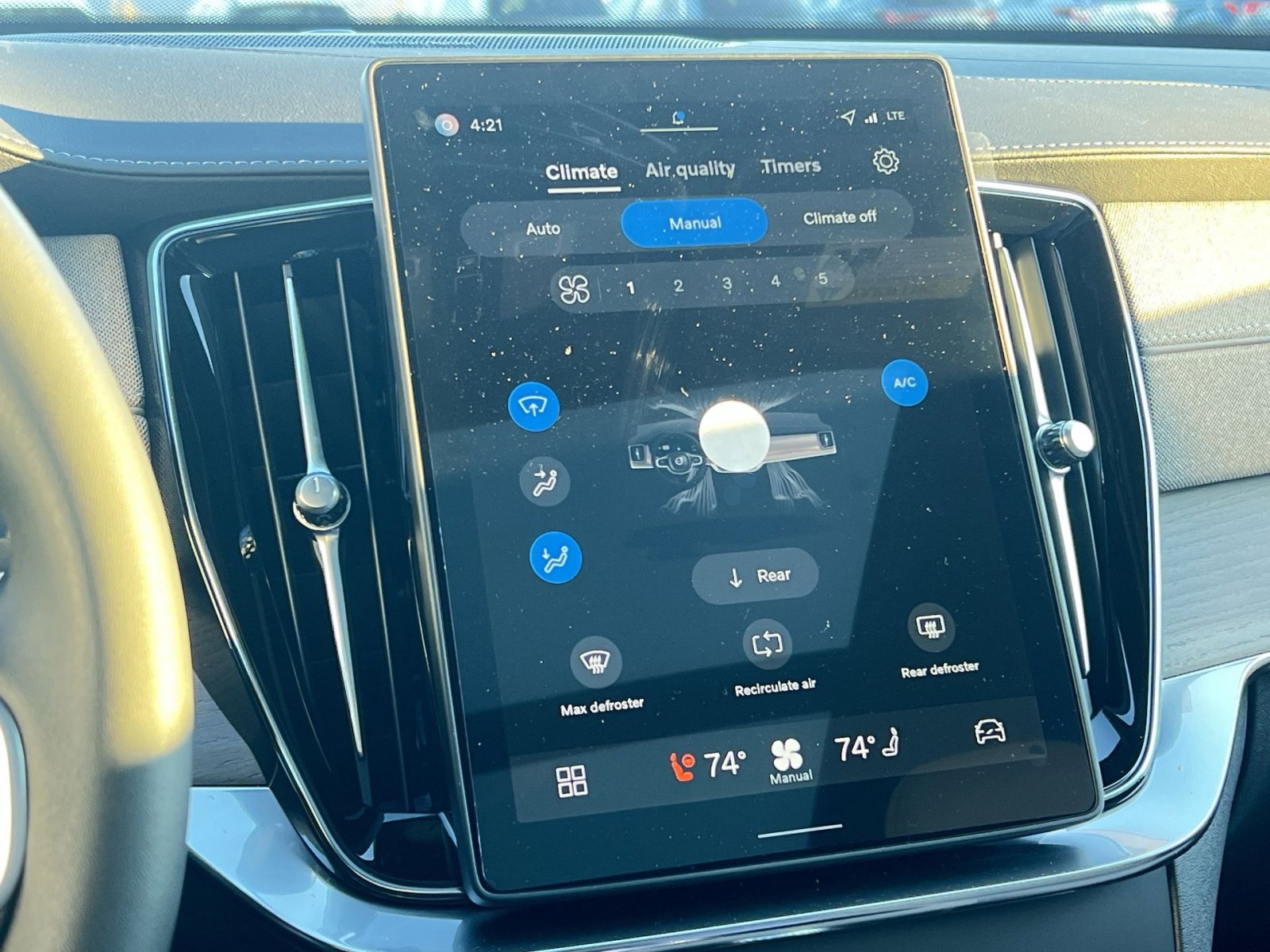 New 2026 Volvo XC90 B6 Plus w/ Protection Package Premier image 21