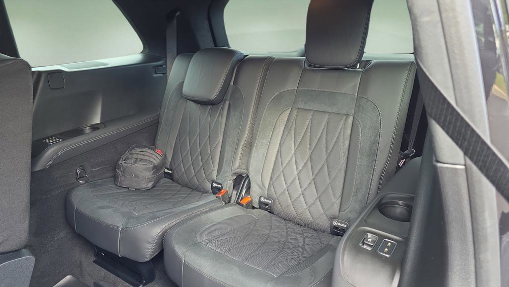 Used 2025 Mercedes-Benz GLS 63 AMG 4MATIC image 35