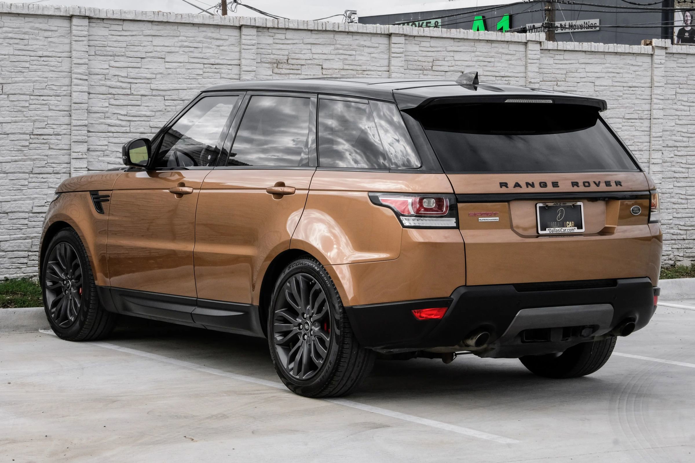 Used 2017 Land Rover Range Rover Sport image 12