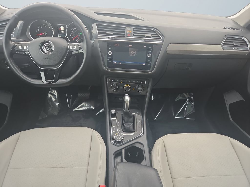 Used 2018 Volkswagen Tiguan SE w/ Panoramic Sunroof Package image 10