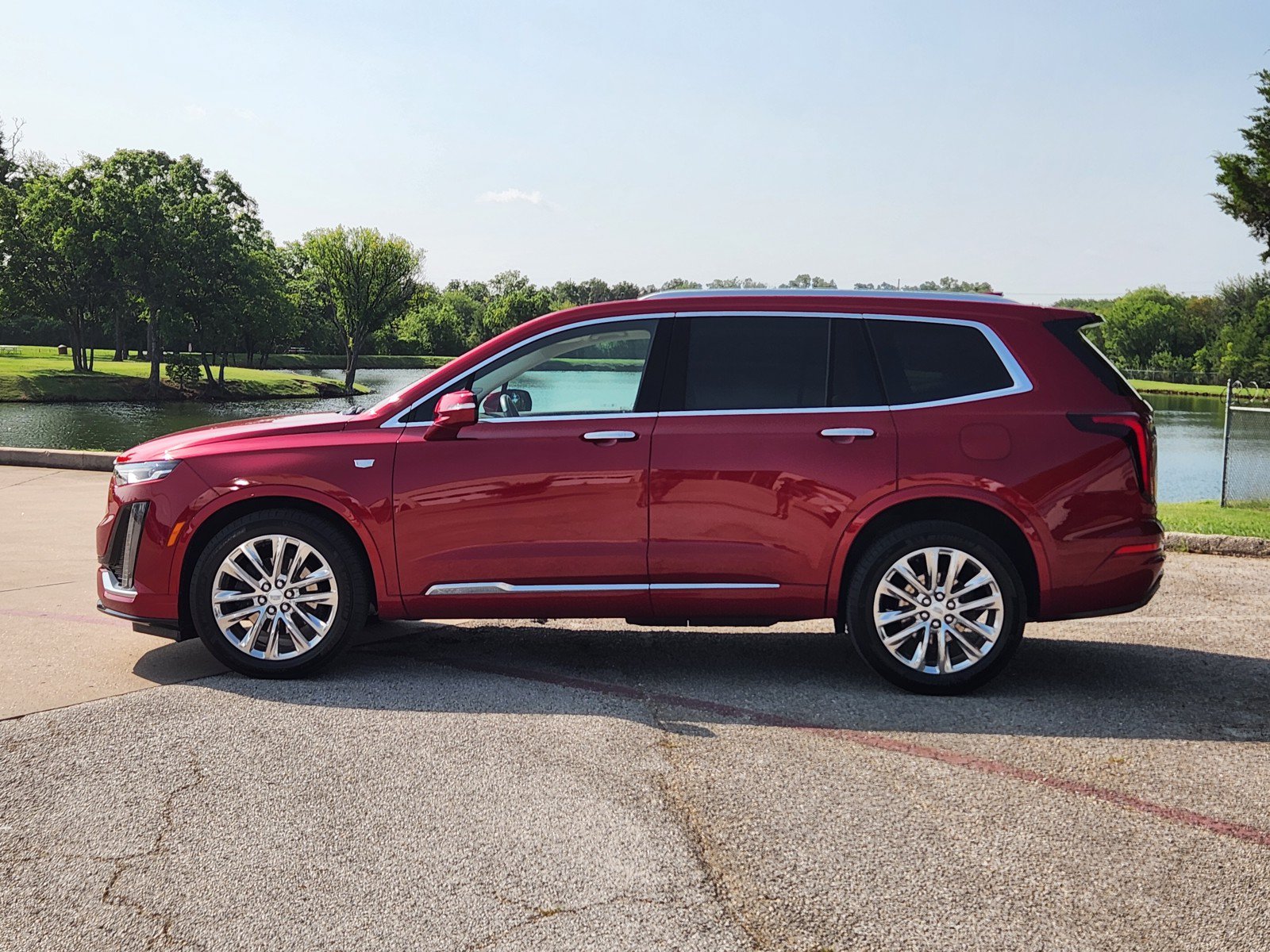 Certified 2023 Cadillac XT6 Premium Luxury AWD/4WD image 3