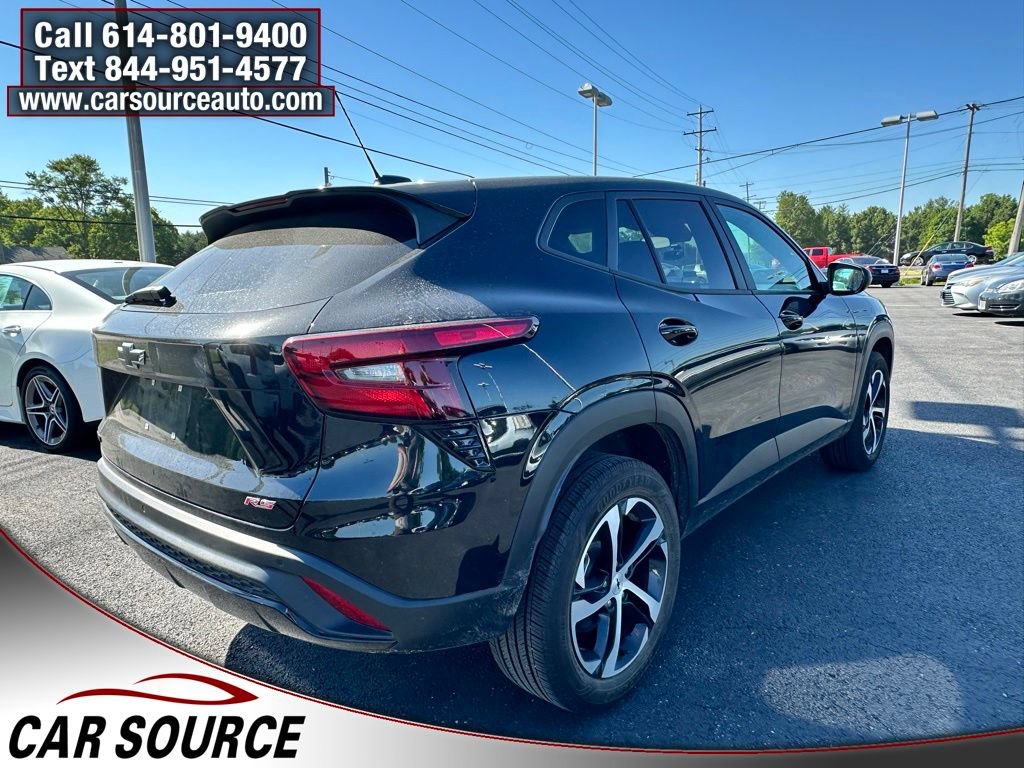 Used 2024 Chevrolet Trax RS w/ Driver Confidence Package FWD image 4