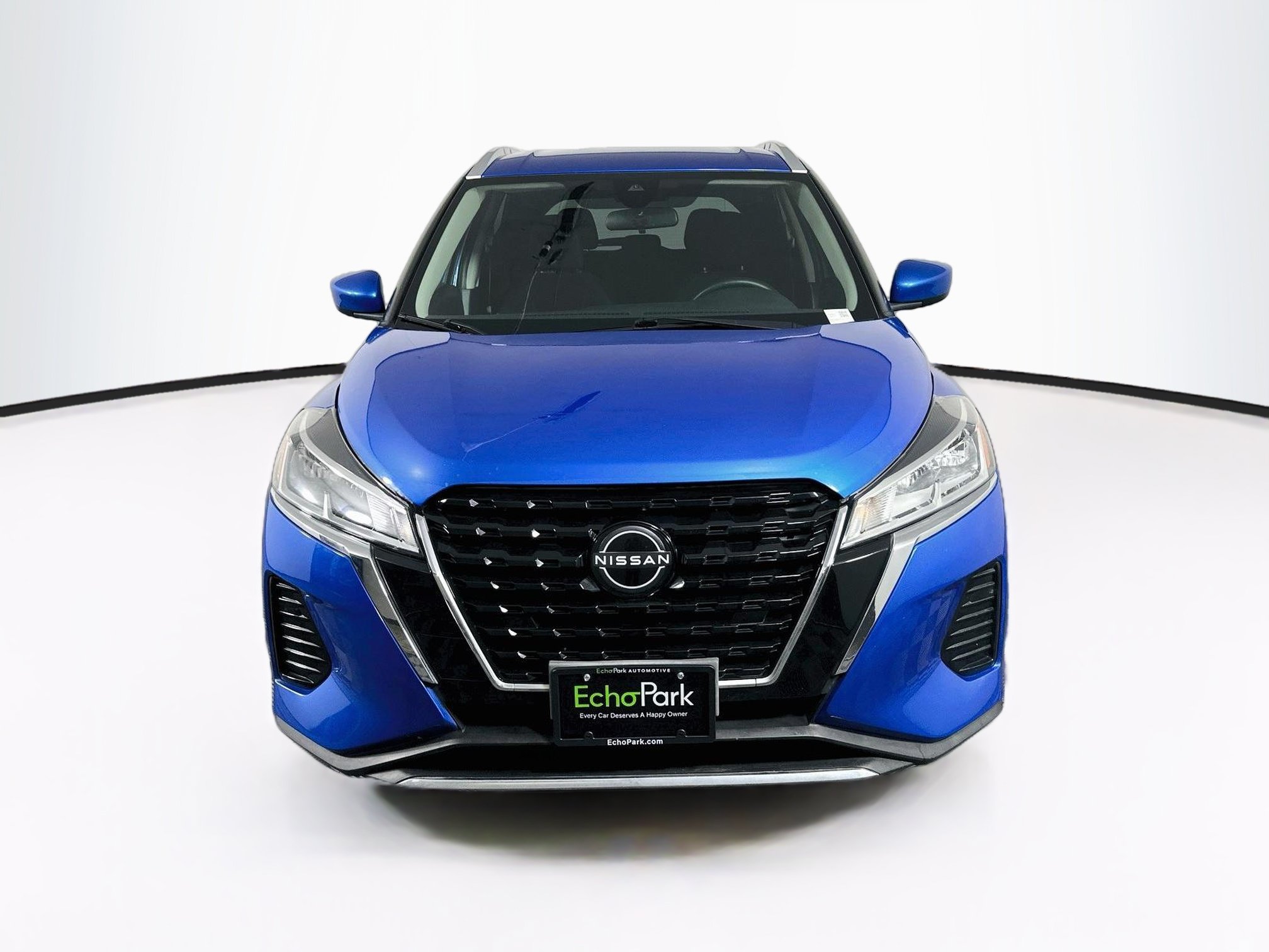 Used 2023 Nissan Kicks SV FWD image 2