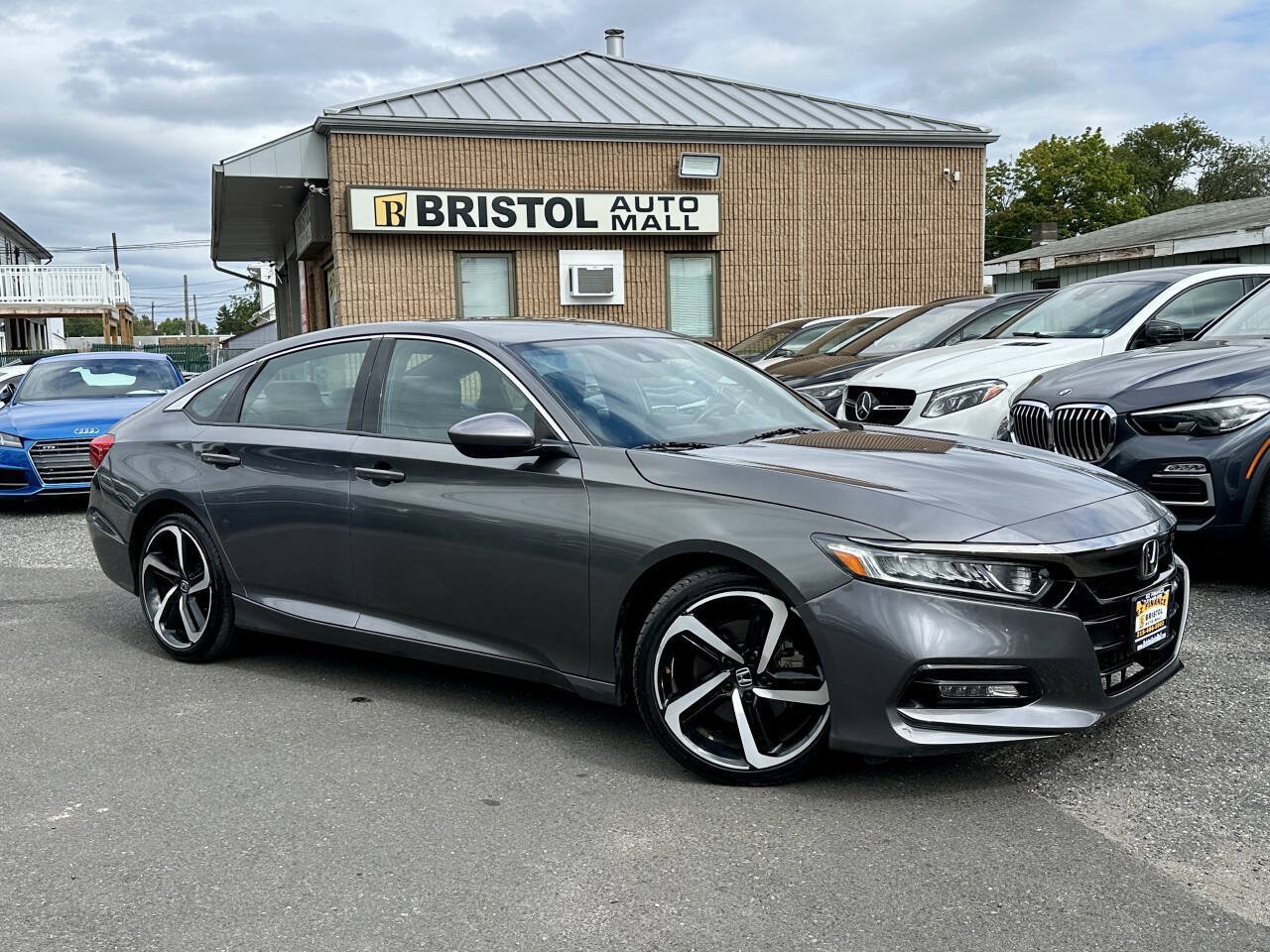 Used 2019 Honda Accord Sport image 2
