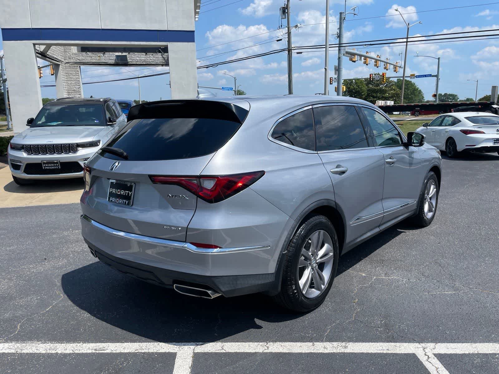 Used 2022 Acura MDX SH-AWD image 5