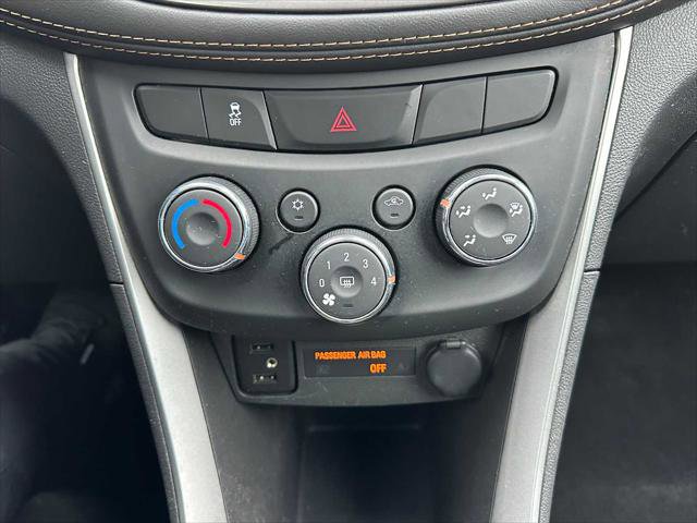 Used 2022 Chevrolet Trax LS w/ Tint and Cruise Package image 27
