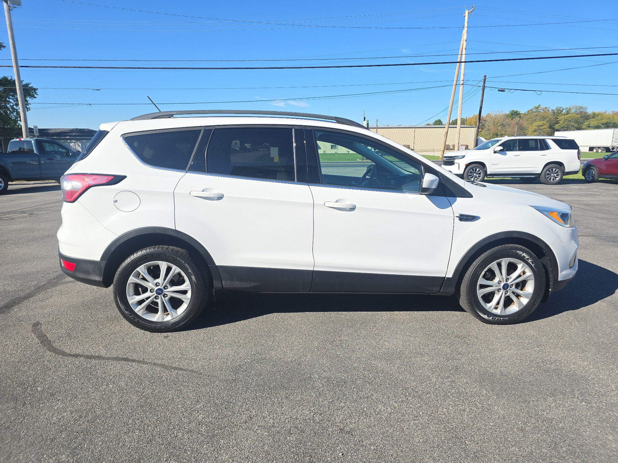 Used 2018 Ford Escape SE w/ Ford Safe & Smart Package FWD image 5