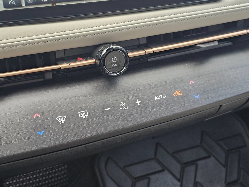 Used 2023 Nissan Ariya AWD image 25