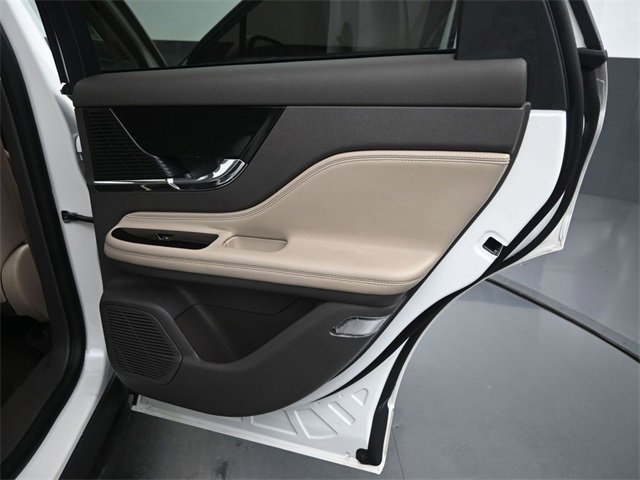 Used 2022 Lincoln Corsair Reserve w/ Equipment Group 201A image 16