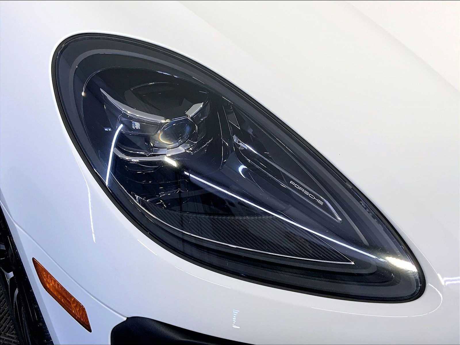 Certified 2023 Porsche Macan Turbo image 12