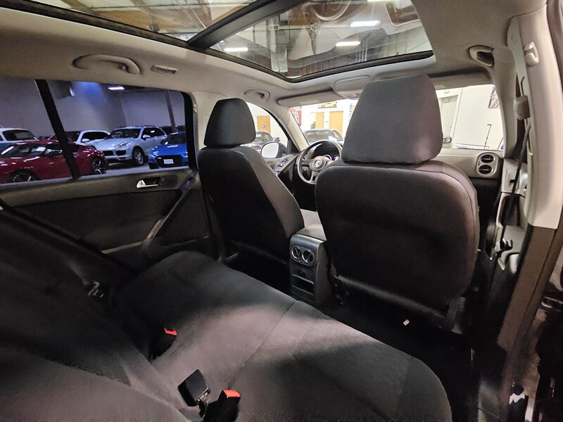 Used 2012 Volkswagen Tiguan LE FWD image 31