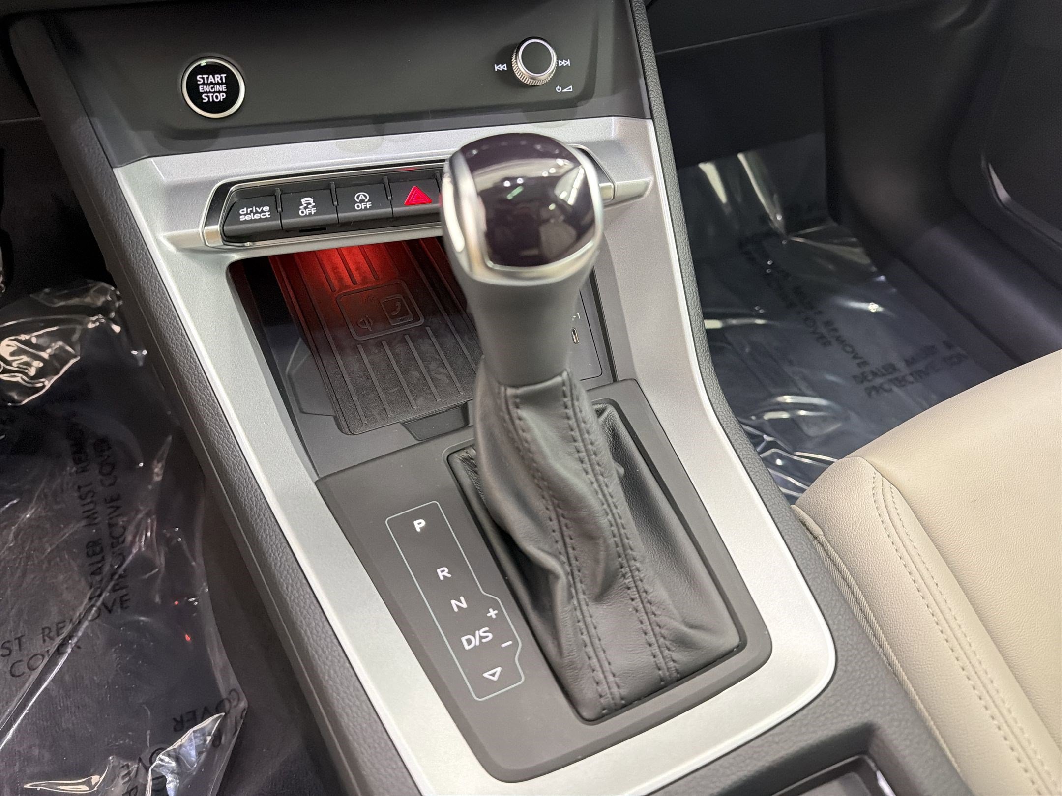 Used 2024 Audi Q3 2.0T Premium Plus w/ Premium Plus Package image 16