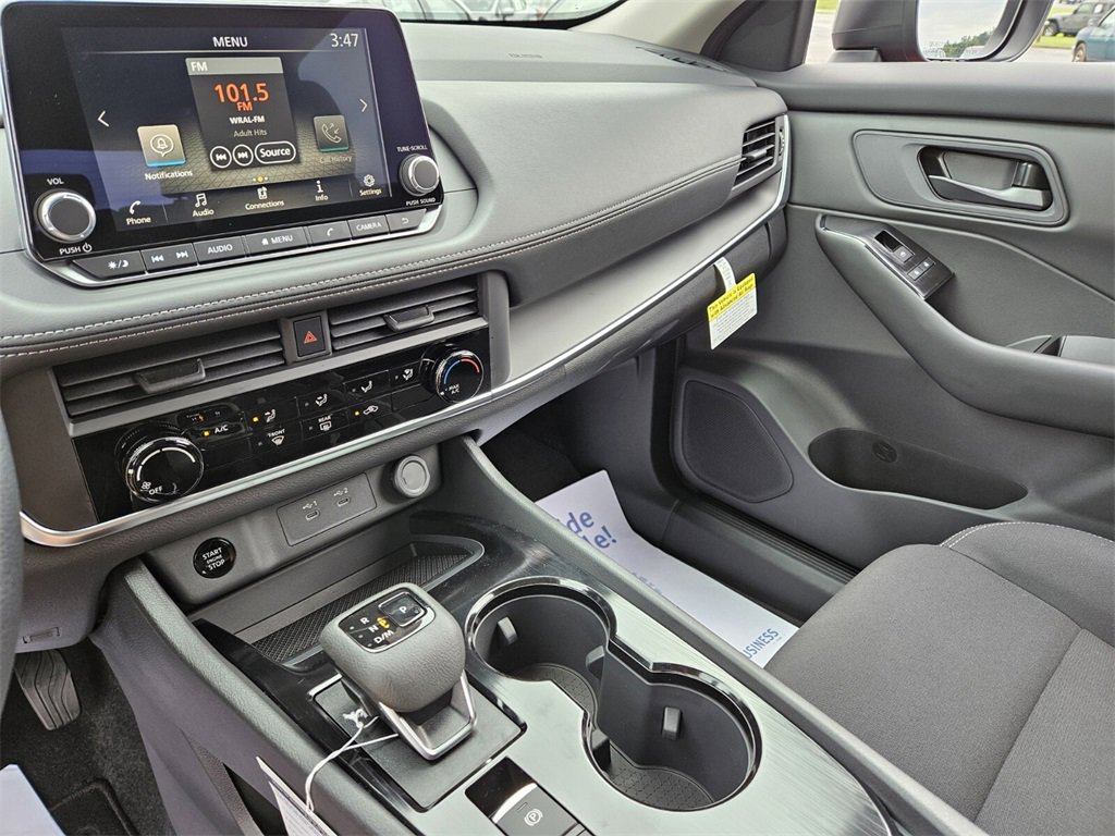 New 2026 Nissan Rogue S image 9
