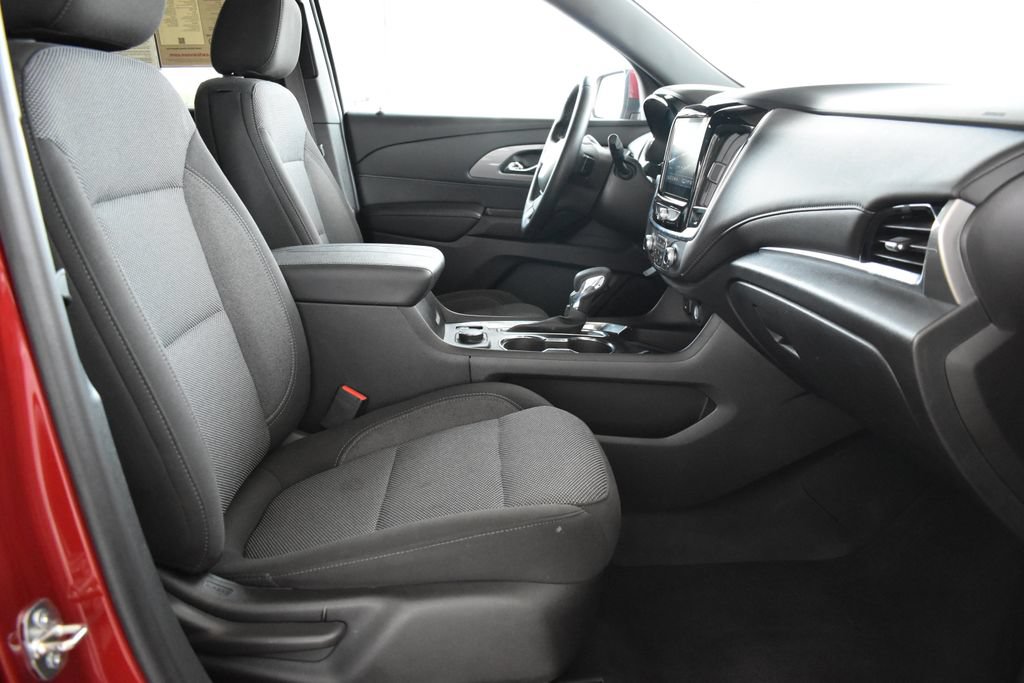 Used 2023 Chevrolet Traverse LT FWD image 5