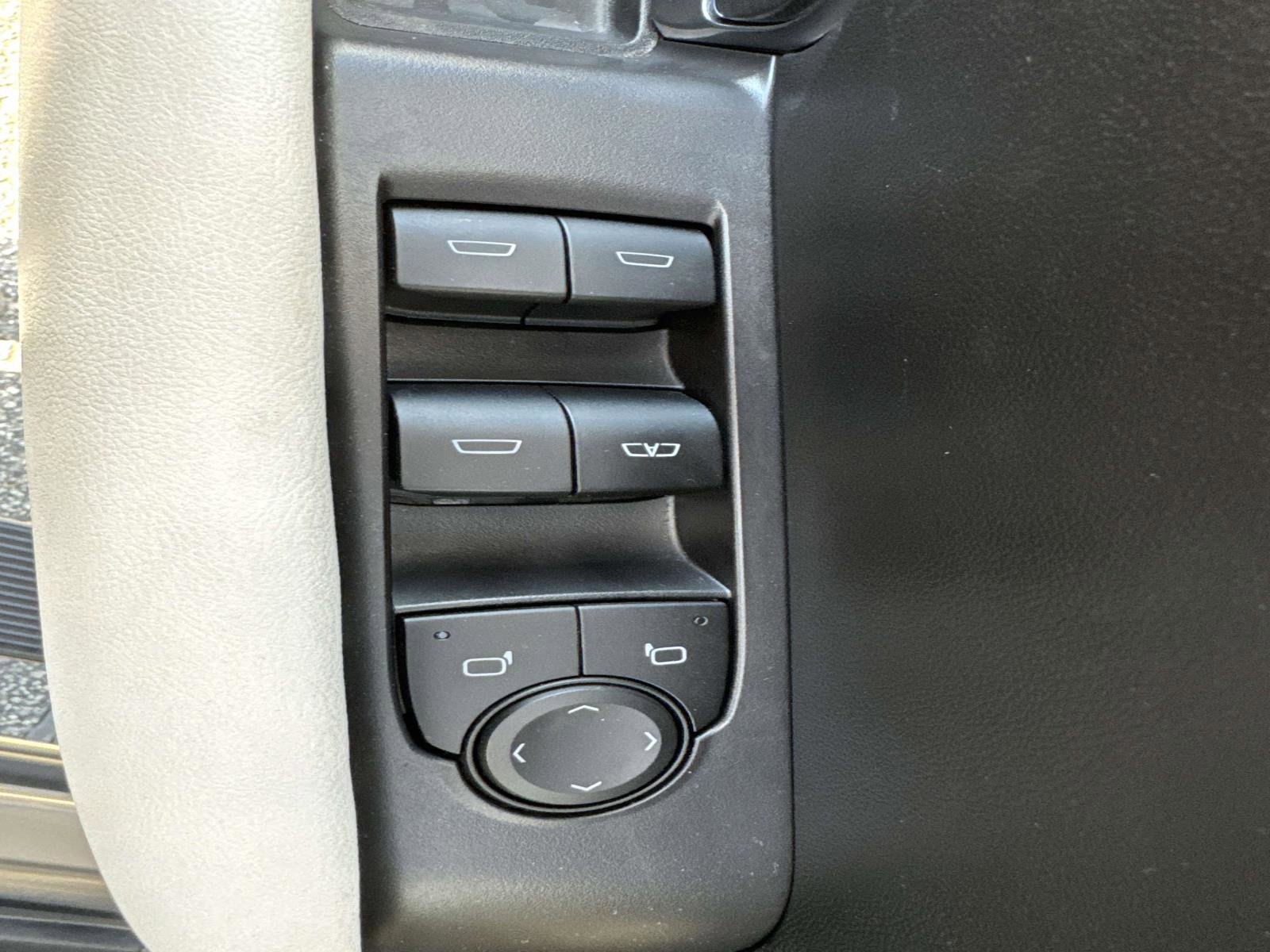 Certified 2024 GMC Canyon AT4X w/ AT4X AEV Edition AWD/4WD image 23