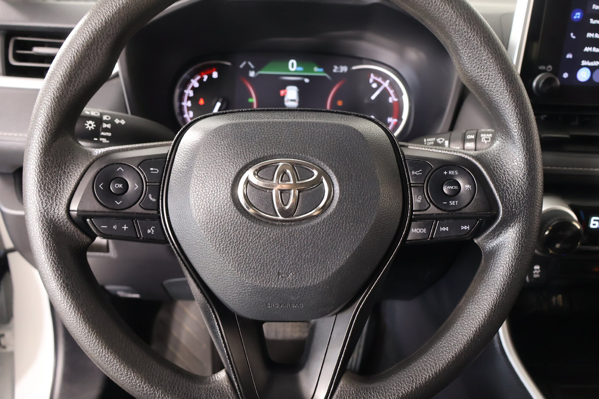 Used 2025 Toyota RAV4 XLE FWD image 3