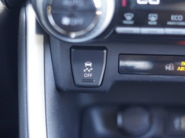 Used 2024 Toyota RAV4 LE AWD/4WD image 31