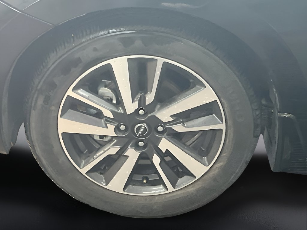 Used 2024 Nissan Versa SV w/ Trunk Package FWD image 27