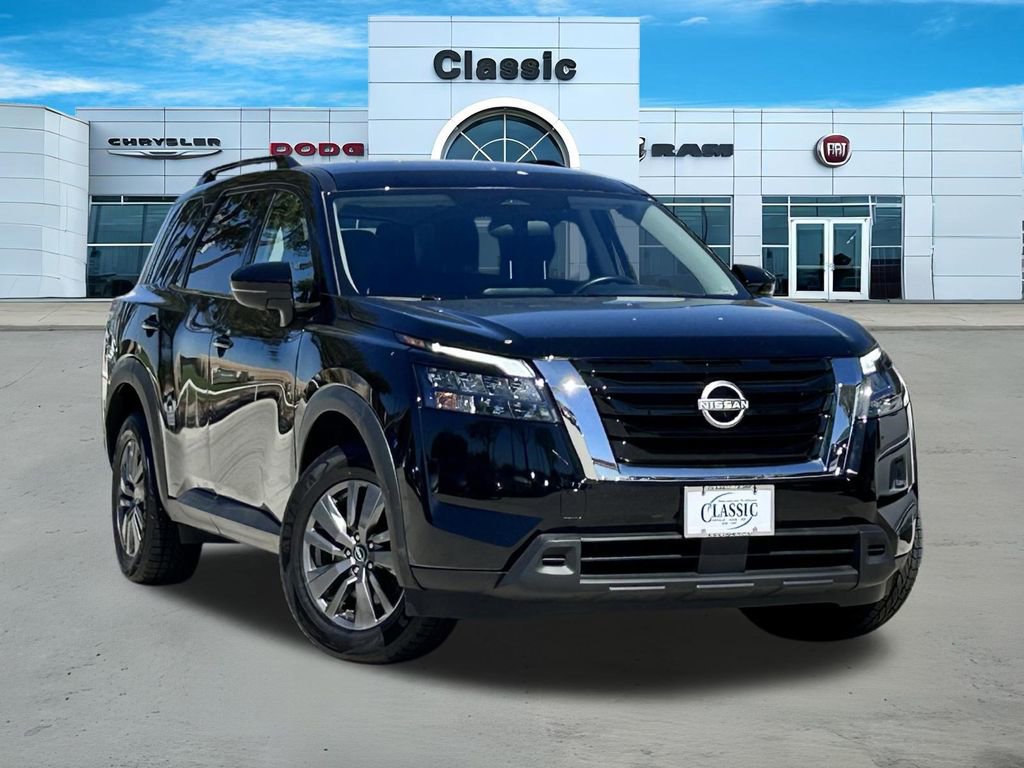Used 2024 Nissan Pathfinder SV