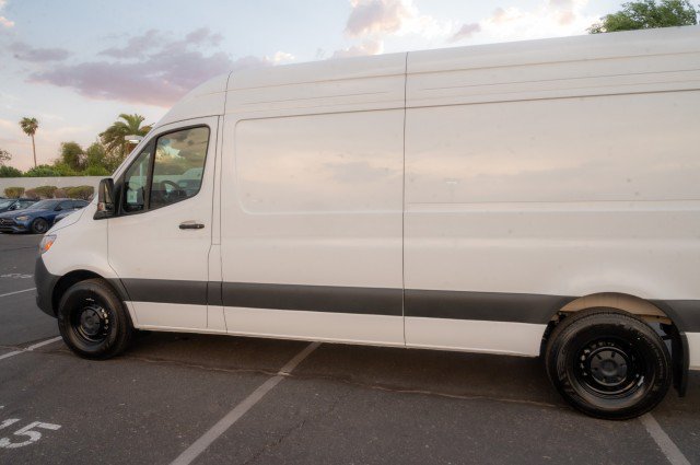 Used 2025 Mercedes-Benz Sprinter 2500 image 5