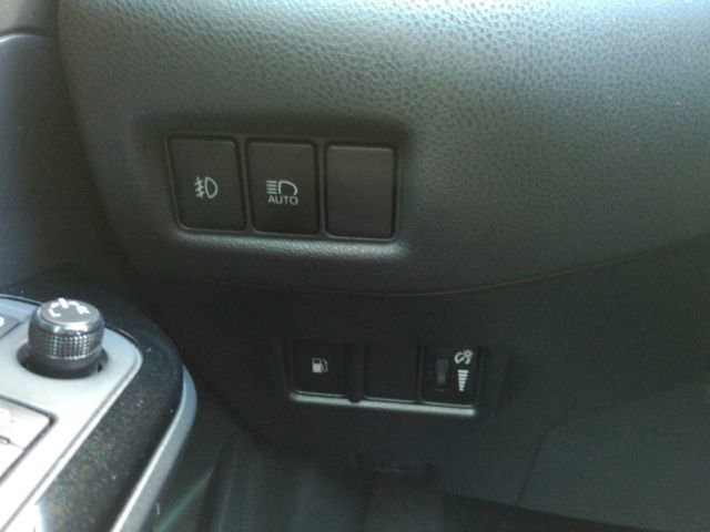 Used 2019 Toyota C-HR Limited image 33