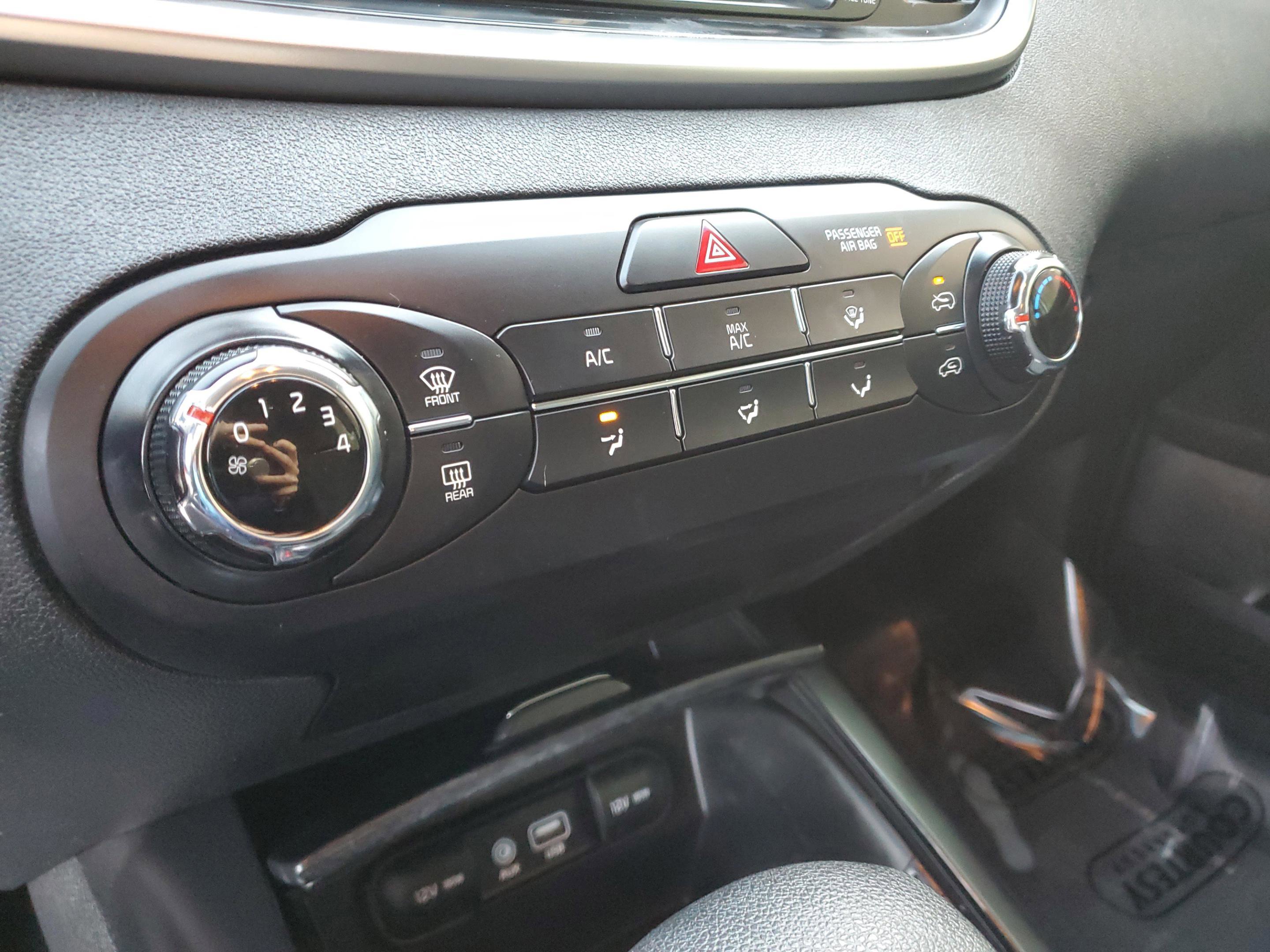 Certified 2019 Kia Sorento L image 24